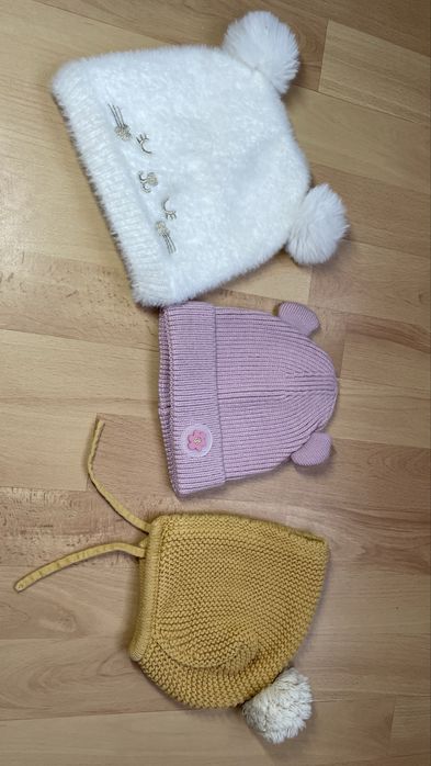 Шапочки на дівчинку 6 9 12 місяців