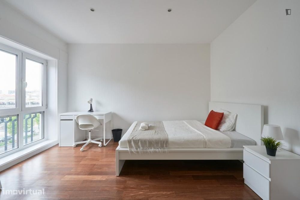 Quarto - localizado em Entrecampos Lisbon