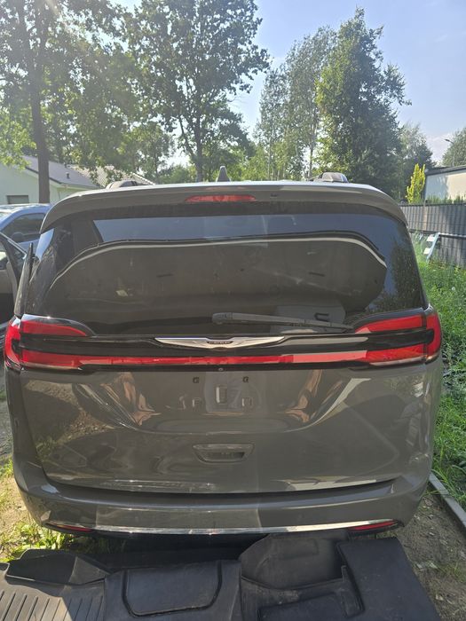 Chrysler Pacifica polift klapa kolor PDN stan idealny do zalozenia Wwa