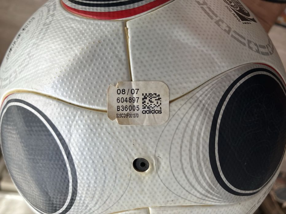 Bola oficial Adidas Euro Pass (Euro 2008) - NOVA!