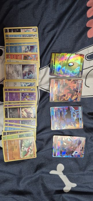 Karty kolekcjonerskie POKEMON