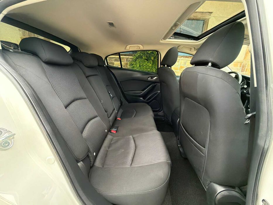Mazda 3      2016