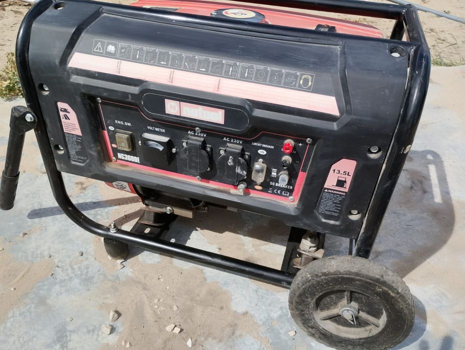 Vendo gerador semi novo