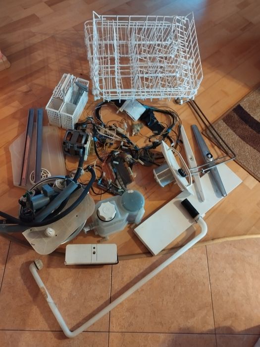 Silnik do zmywarki Ardo LS 9212 B plus inne części.