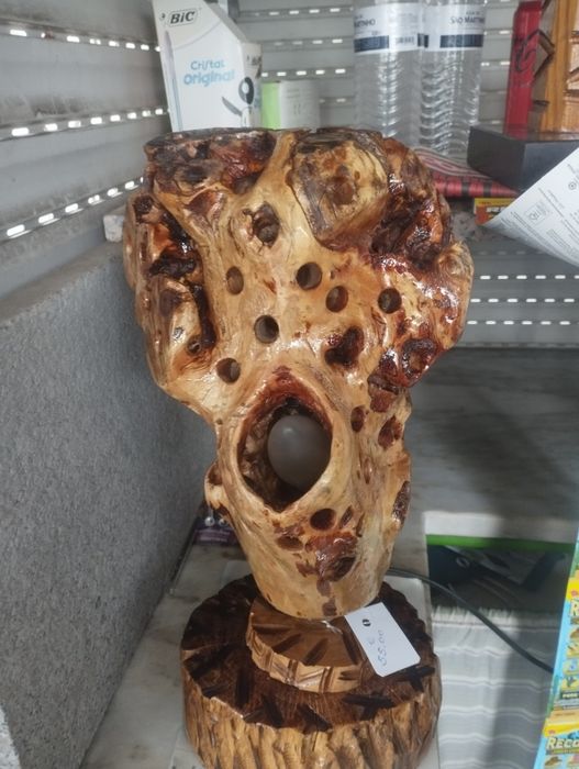 Candeeiro de madeira