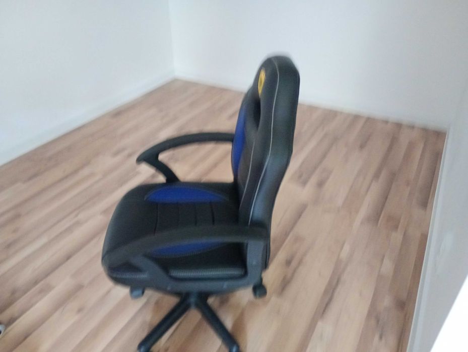 Fotelik dziecięcy gamingowy jak nowy