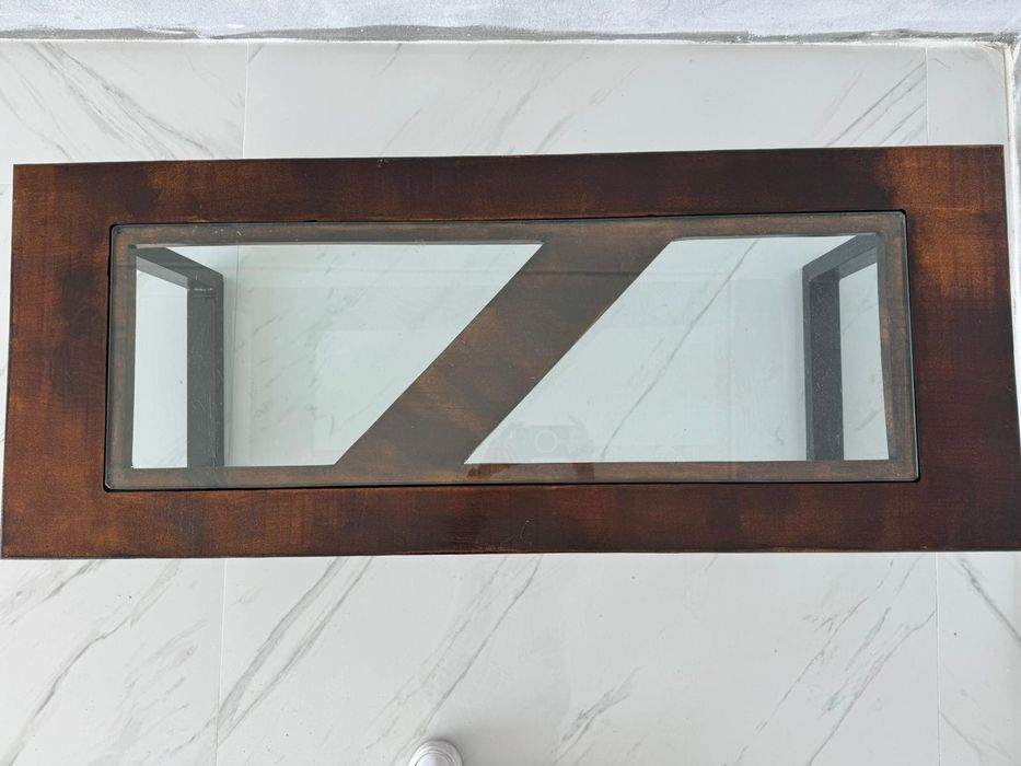 Mesa de centro de madeira e vidro