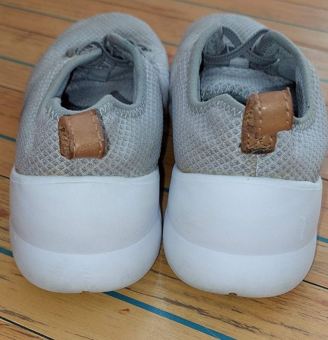 Кроссовки женские Clarks