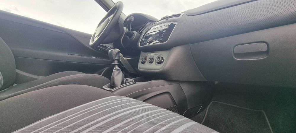 Fiat Punto 2011  rok