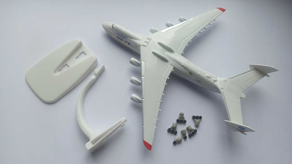 Модель літака Ан-225 Мрія металічна 1:400