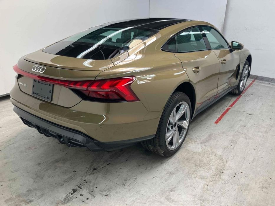 ,кришка багажника Audi E-Tron GT