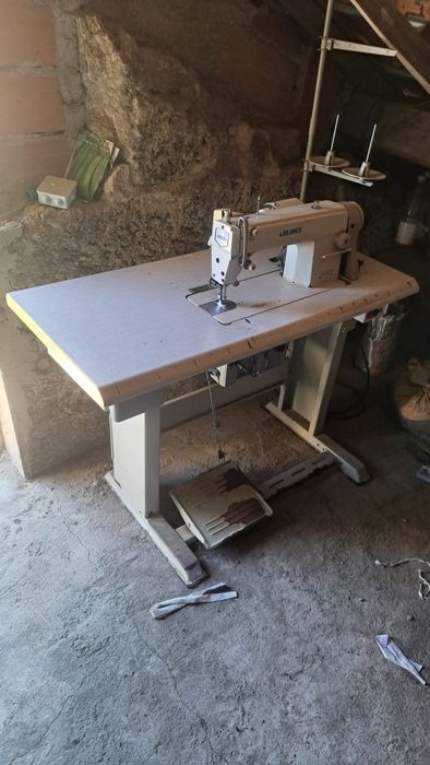 Maquina de costura JUKI