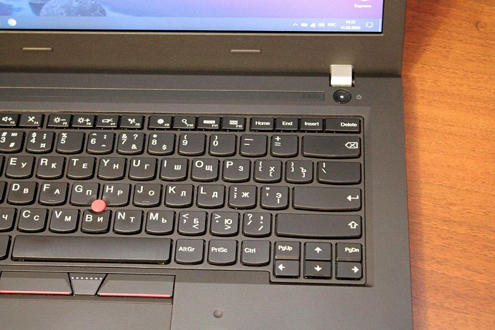 Ноутбук Lenovo ThinkPad E460 / Intel® i3-6100U / 8GB ОЗУ/ SSD на 256GB / АКБ 3год!