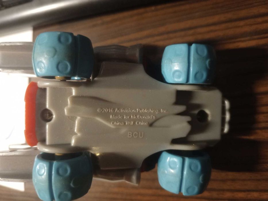 Машинка Огнегон з колекції Skylanders для Happy Meal