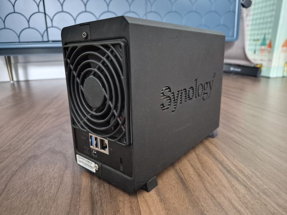Synology DS216play NAS