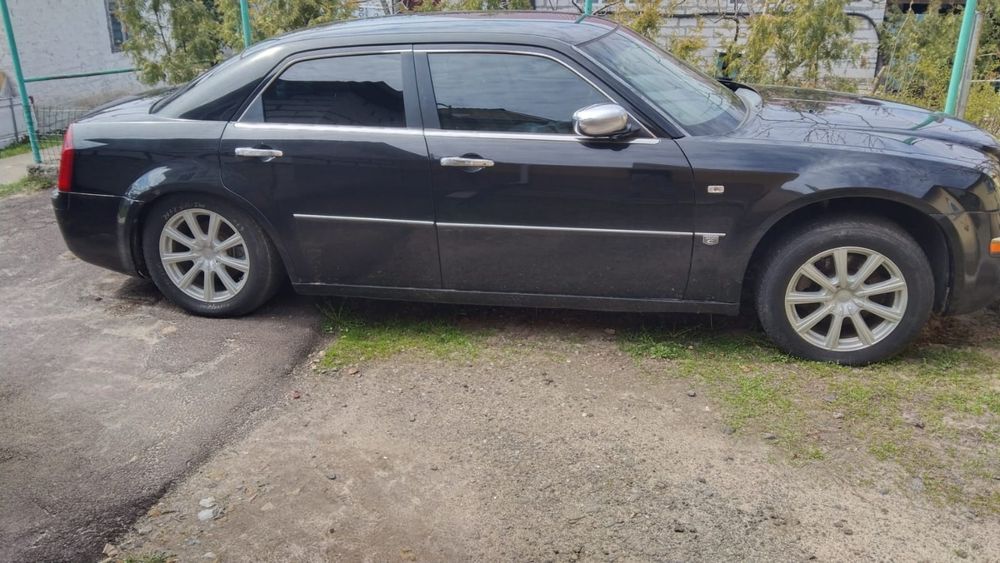 CHRYSLER 300C 2006 року випуску