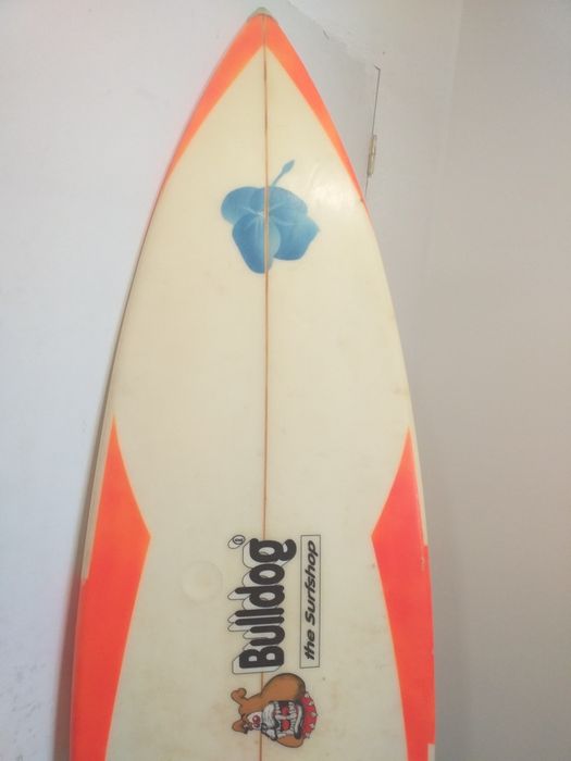 Prancha Bulldog de surf com capa