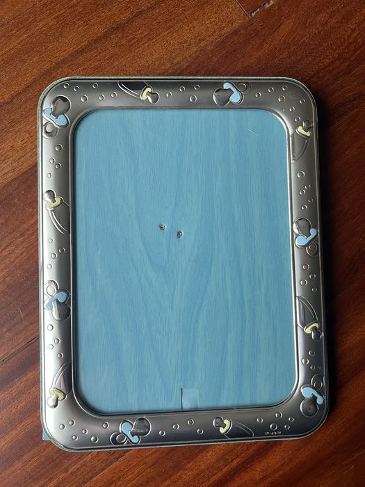 Conjunto moldura e mealheiro em prata, para menino