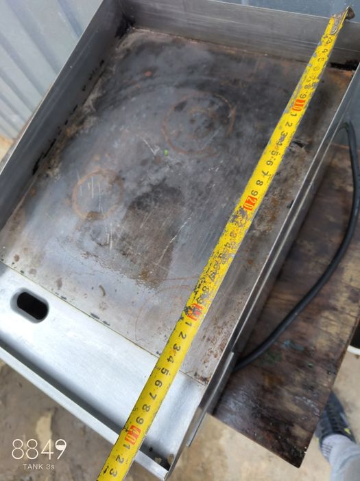 Продам жарильну поверхню , гриль.