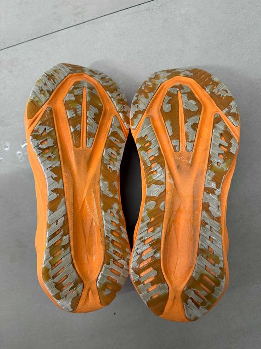 Кросівки бігові Asics NOVABLAST 5 LITE-SHOW 42 (26.5 см)