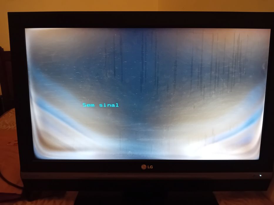 TV LG LCD 32" - Modelo 32LE2R - Para Peças ou Reparo