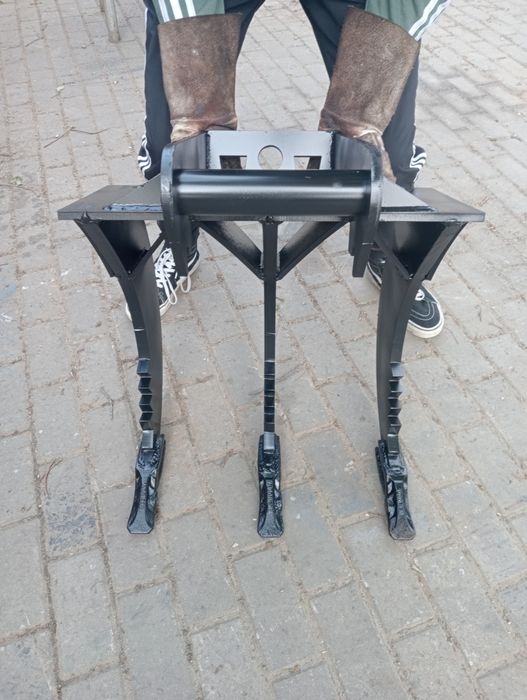 Zrywark ripper pazur do minikoparek JCB Bobcat Kubota Takeuchi i