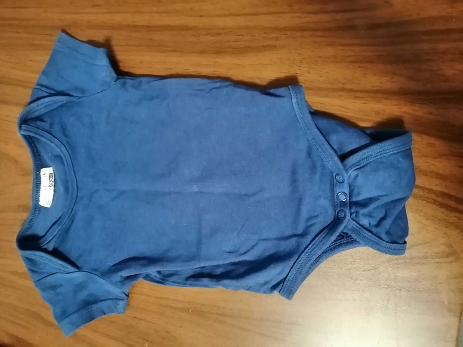 body z krótkim rękawem 4szt.