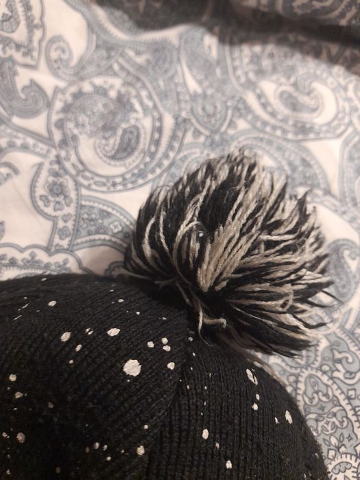 Czapka zimowa z pomponem cropp