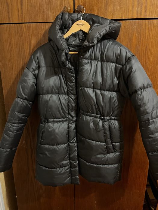 Куртка зимова чорна 44 розмір