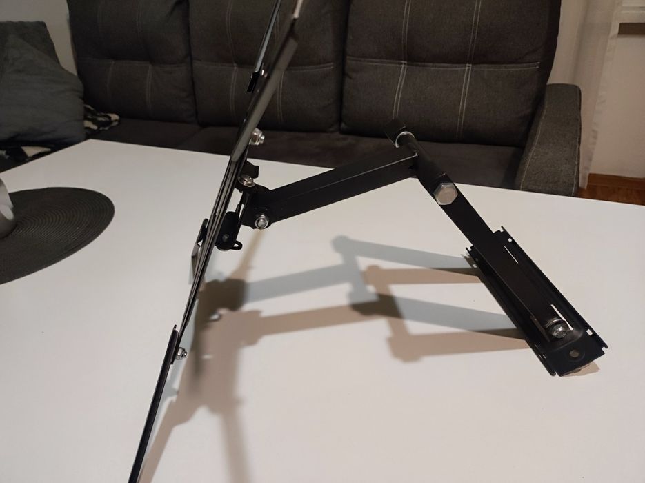 Wieszak do telewizora