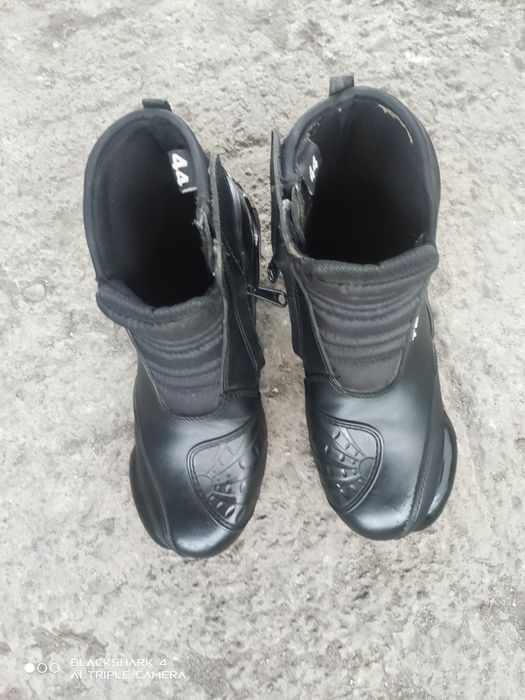 Buty krótkie TORX Black rozmiar 44 stan bardzo dobry używane.