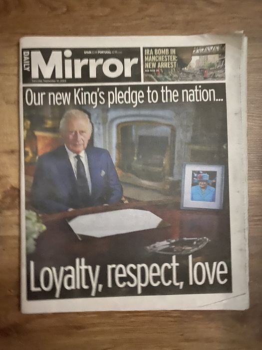 8 Jornais Morte Rainha Elizabeth II - Isabel II