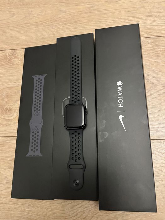 Apple Watch Nike Series 6 (GPS)