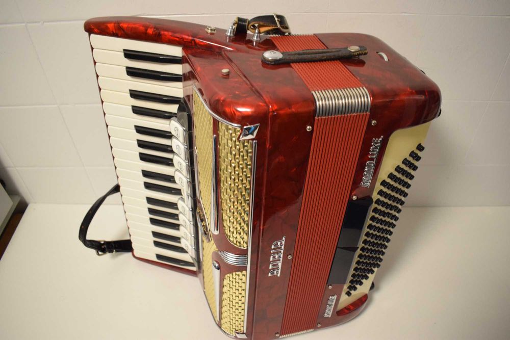 Acordeao Adria 3 Voz 96 Baixos.N 49