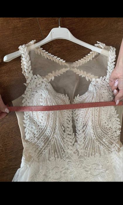 Suknia ślubna i welon