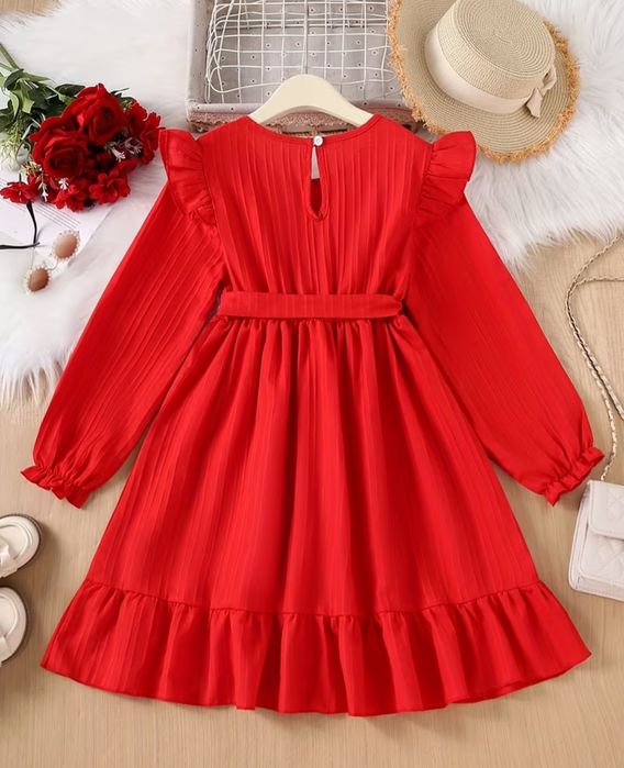 Червоне нарядне плаття