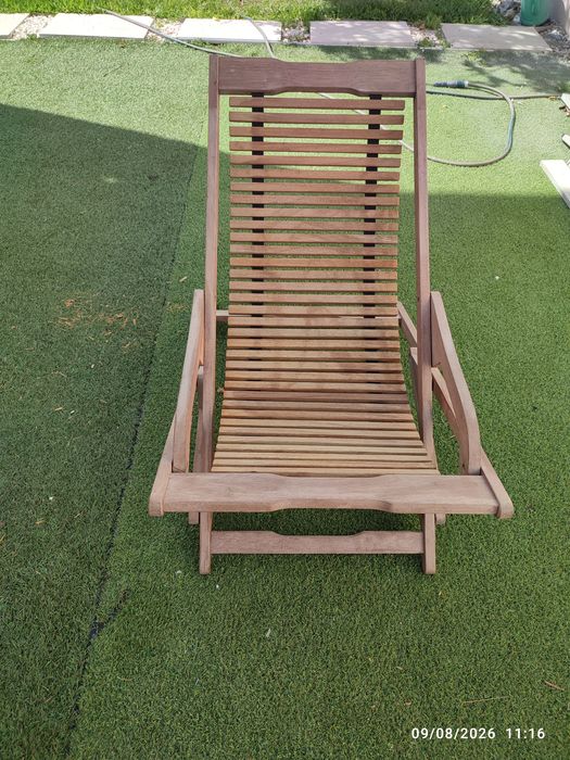 Espreguiçadeira de Jardim Dobrável em Madeira Maciça – Design Escandinavo