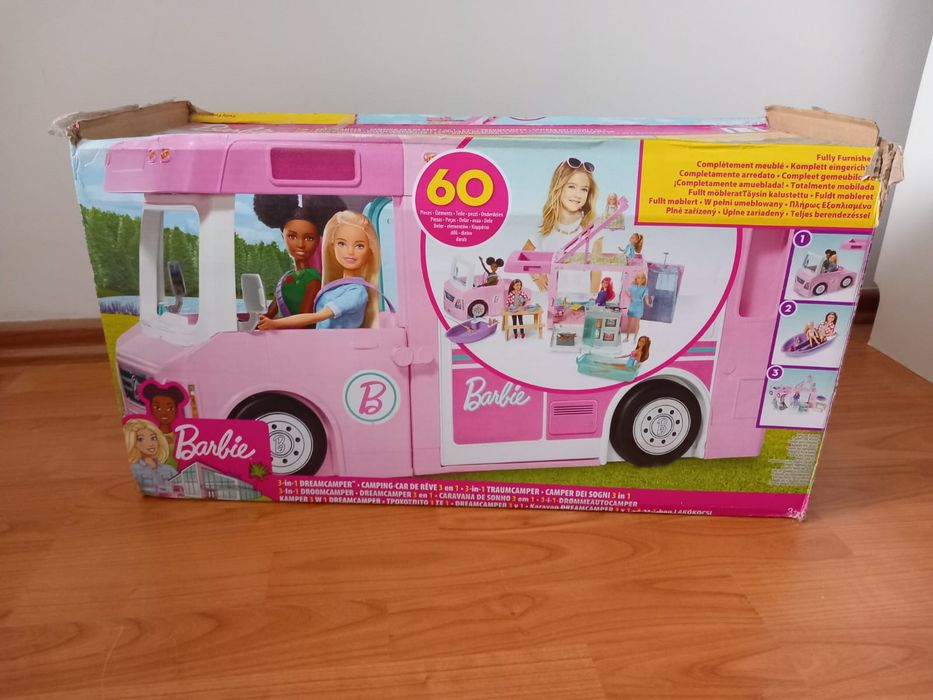 Kamper Barbie z wyposażeniem