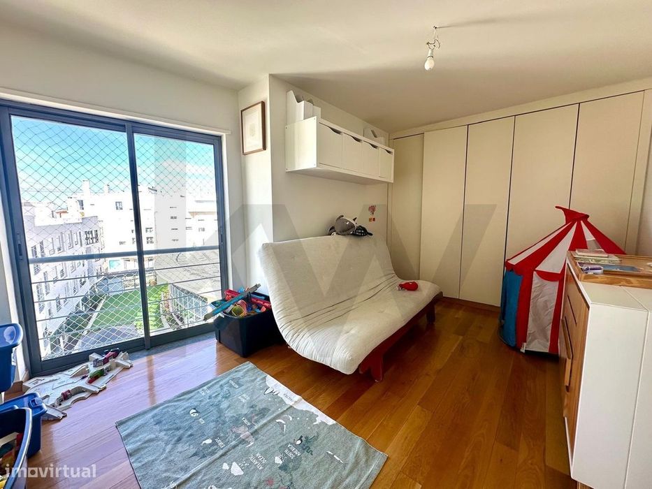 Apartamento T3 | 135 m2 de área bruta privativa | 2 lugares de garagem