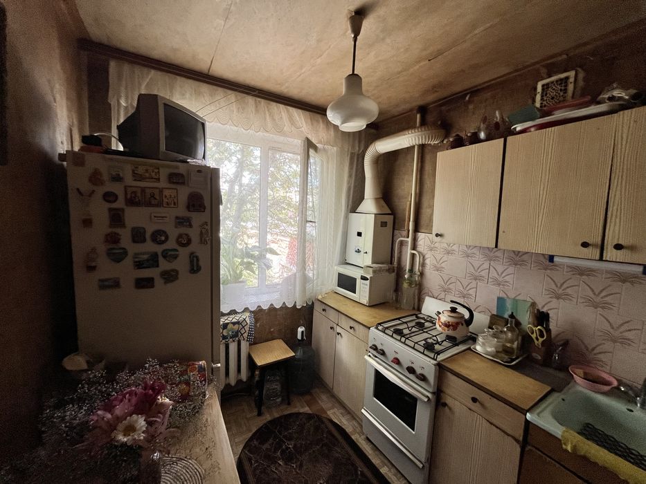 1кім кв з косметикою вул. Тероборони(Гагаріна).Подусівка.Сертифікат!