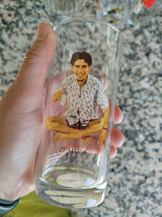 Vários copos e caneca