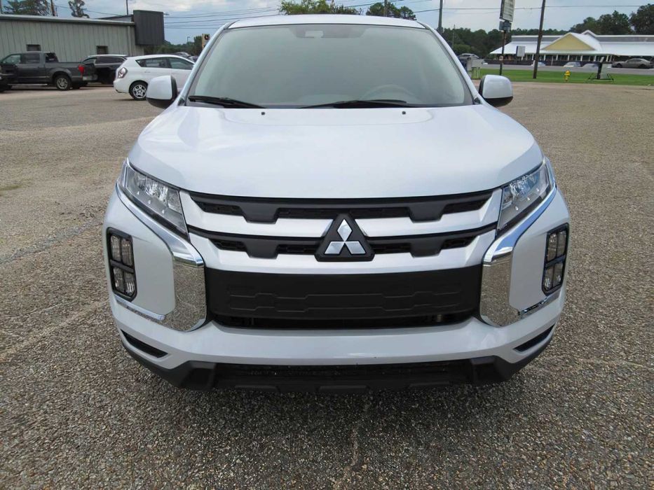 Mitsubishi Outlander Sport      2025