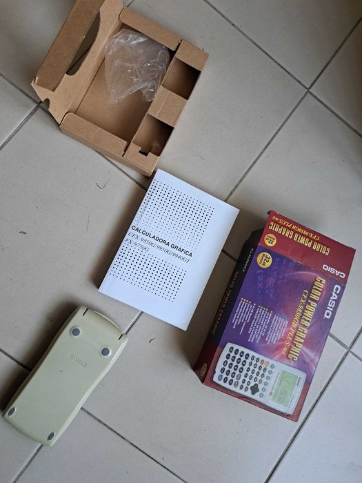 Casio CFX 9850GB Plus-we calculadora