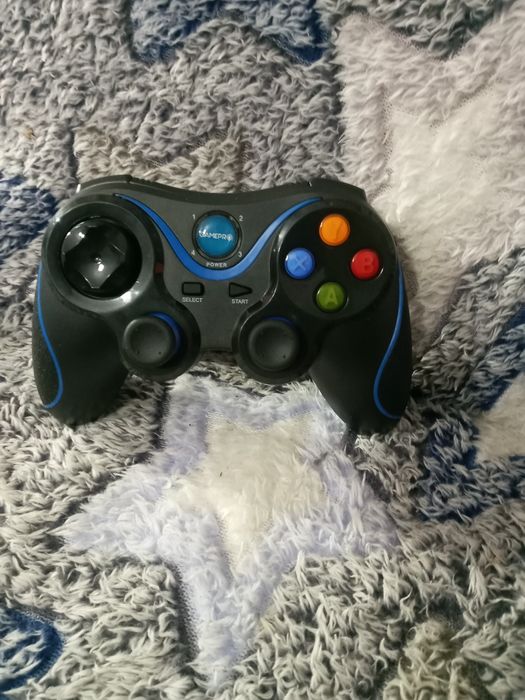 Ігровий геймпад в суперовому стані