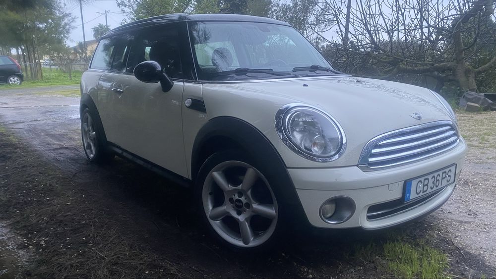 Mini Cooper bem estimado436726409745541121