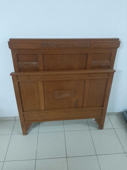 Cama de Solteiro Clássica em Madeira Maciça