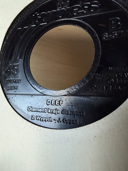 Płyta winylowa 7” DEEF – Zaczyna się / Diament kraje diament (Tonpress)