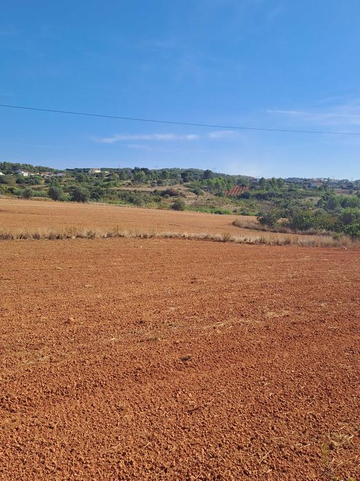 Terreno Agricola no centro do Bairro Abrigada, Alenquer