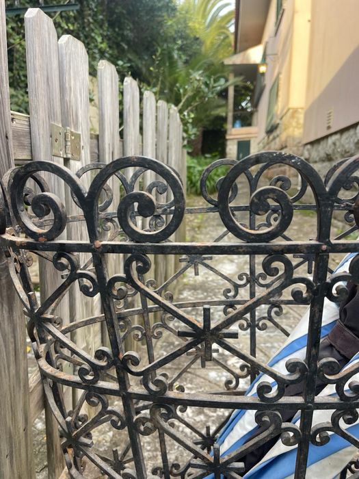 Suporte guarda chuvas em ferro fundido