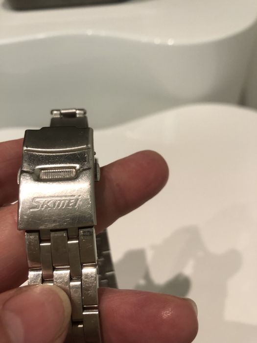 Чоловічий годинник